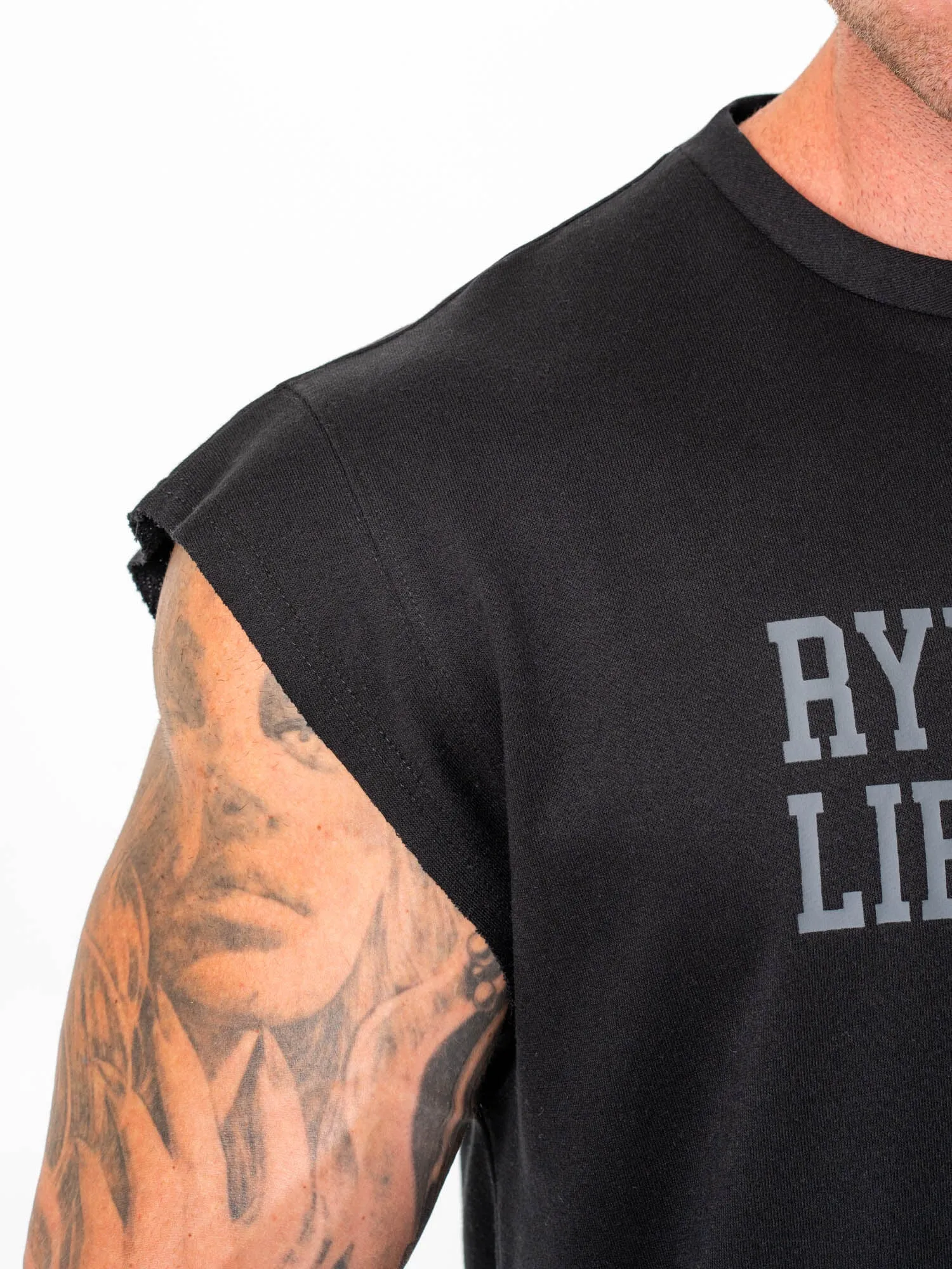 Cut Off Muscle Tank - Black