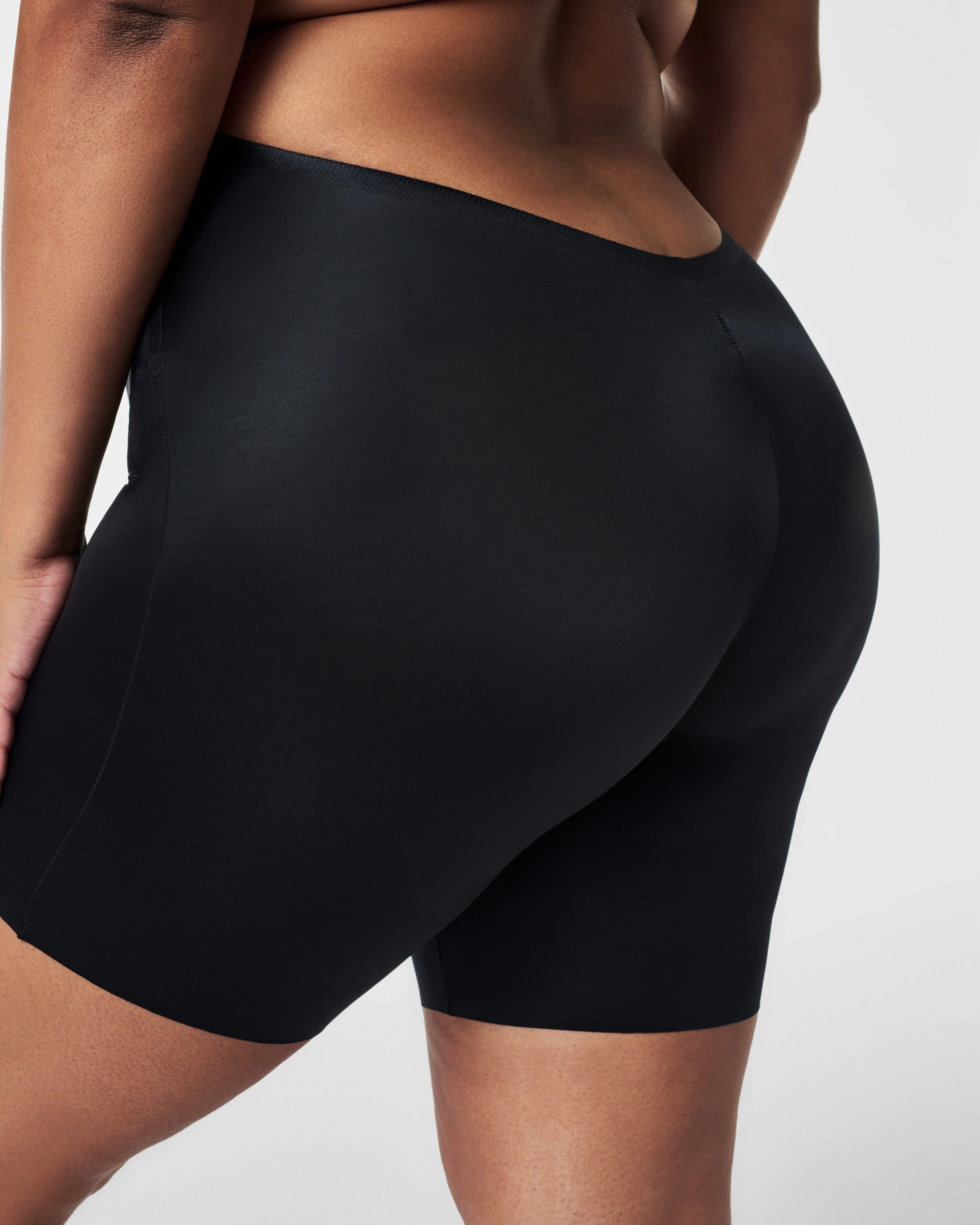 SPANXshape™ Suit Your Fancy Low-Back Mid-Thigh Short