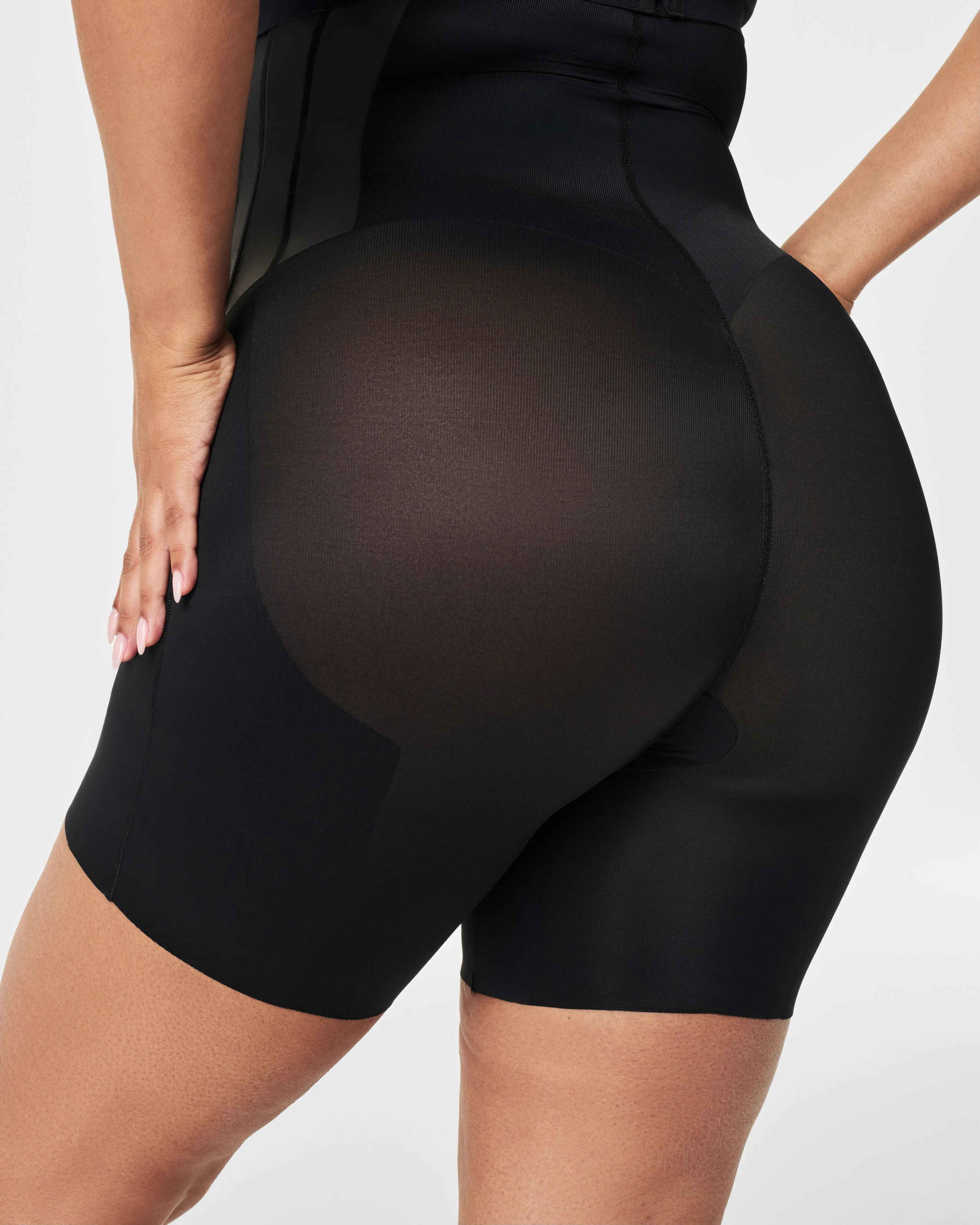 SPANXsupersculpt™ TotalContour High-Waisted Mid-Thigh Short