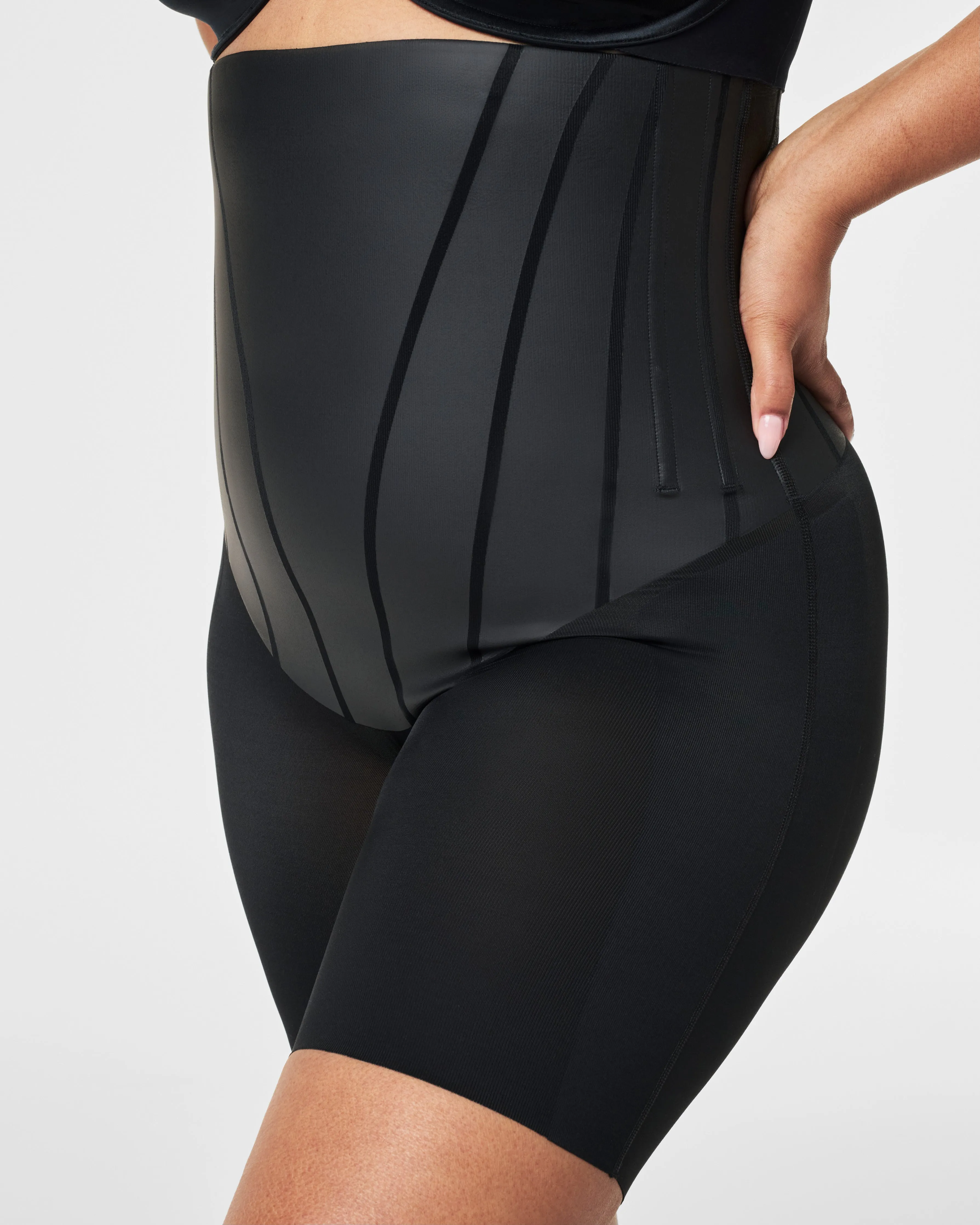 SPANXsupersculpt™ TotalContour High-Waisted Mid-Thigh Short