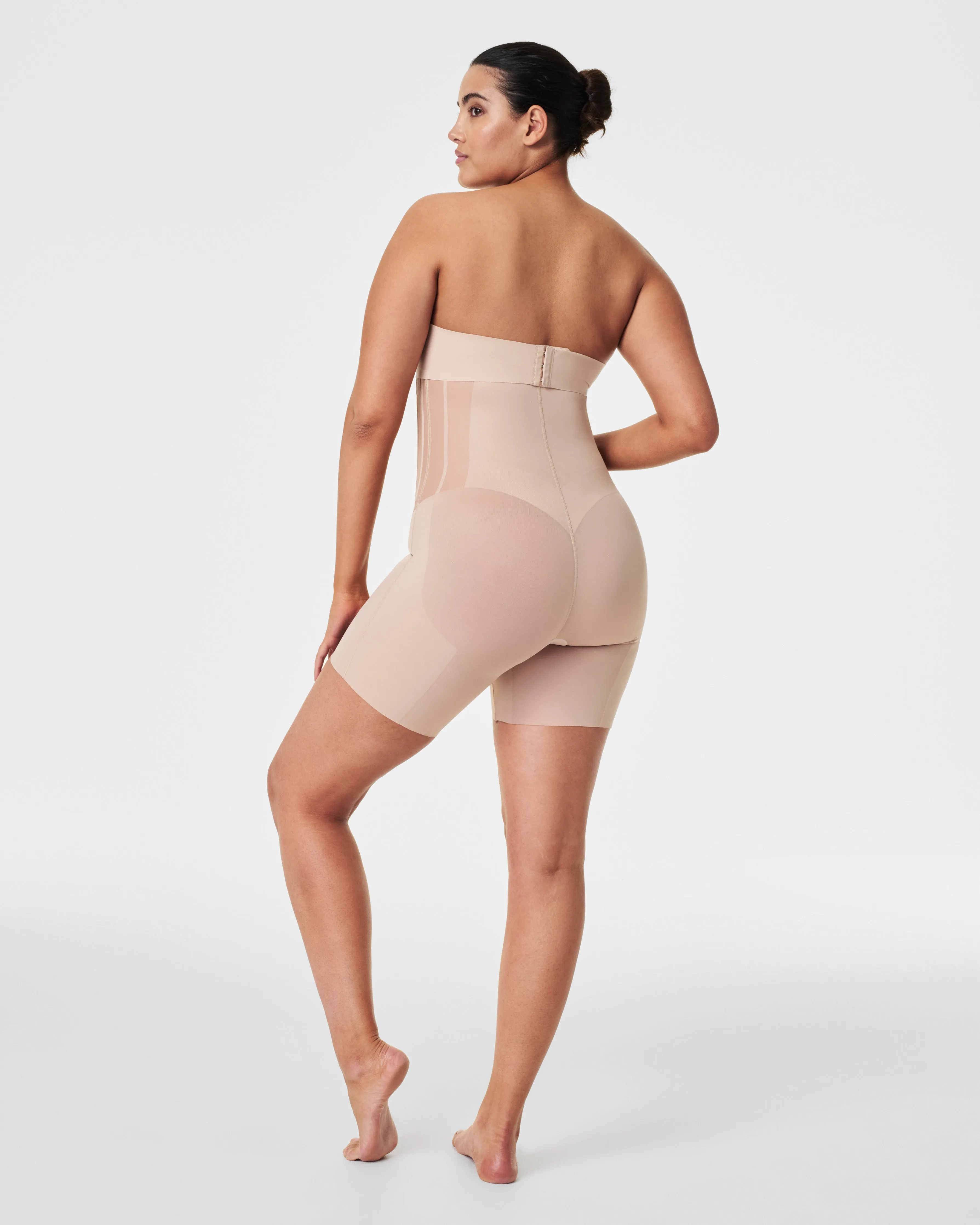 SPANXsupersculpt™ TotalContour High-Waisted Mid-Thigh Short