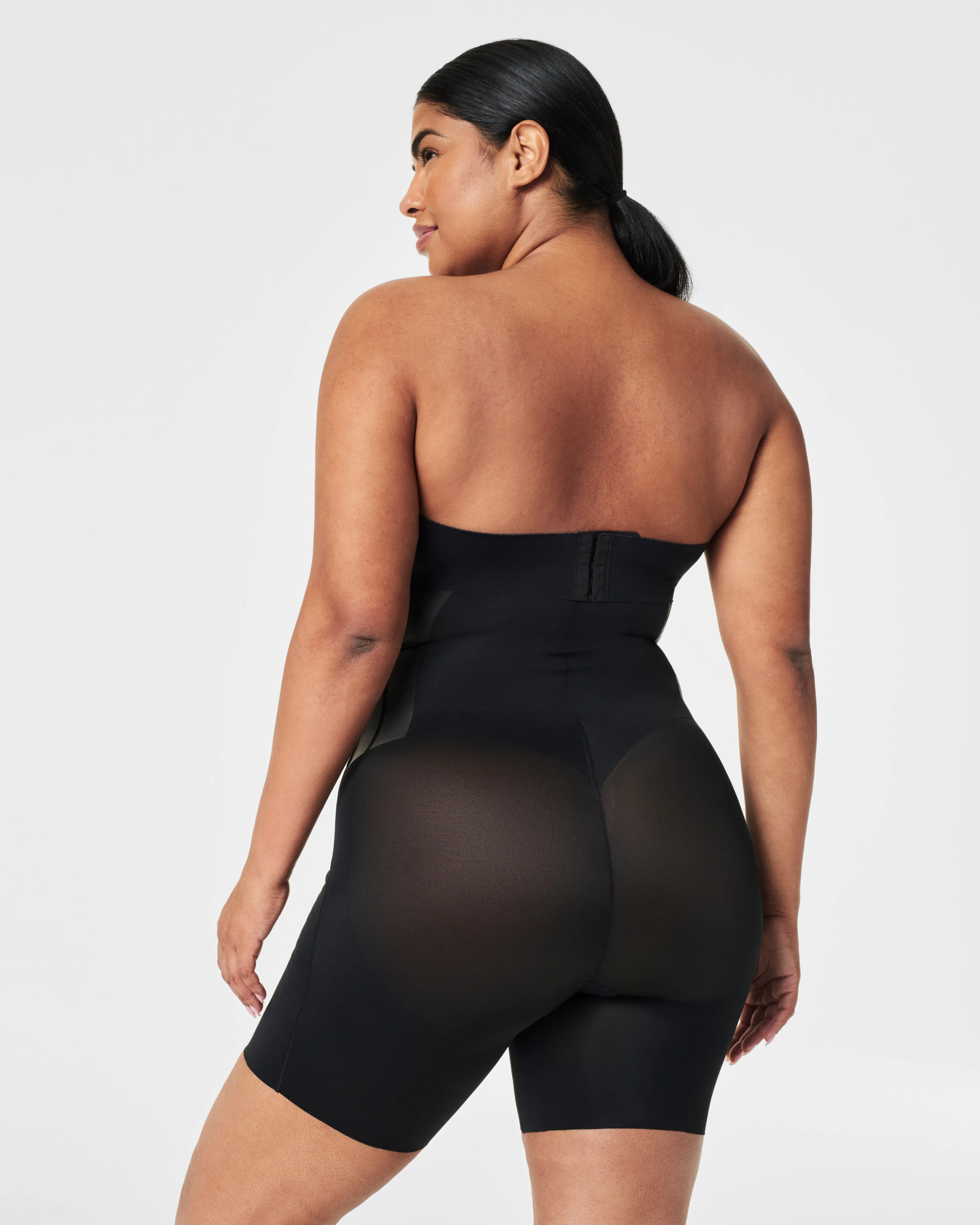 SPANXsupersculpt™ TotalContour High-Waisted Mid-Thigh Short