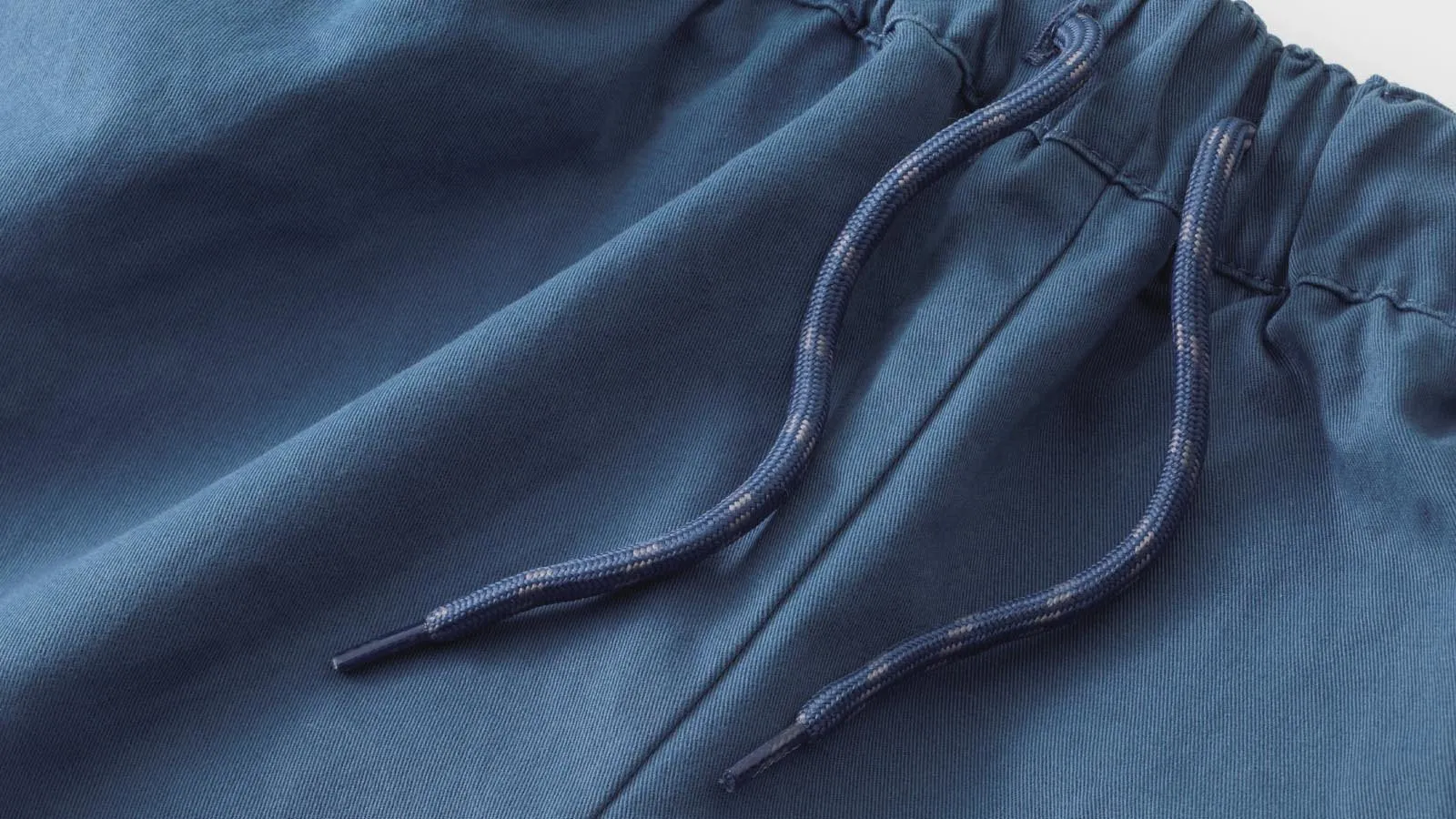 TRAMPAS SHORTS - ENSIGN BLUE / FOGGY DEW