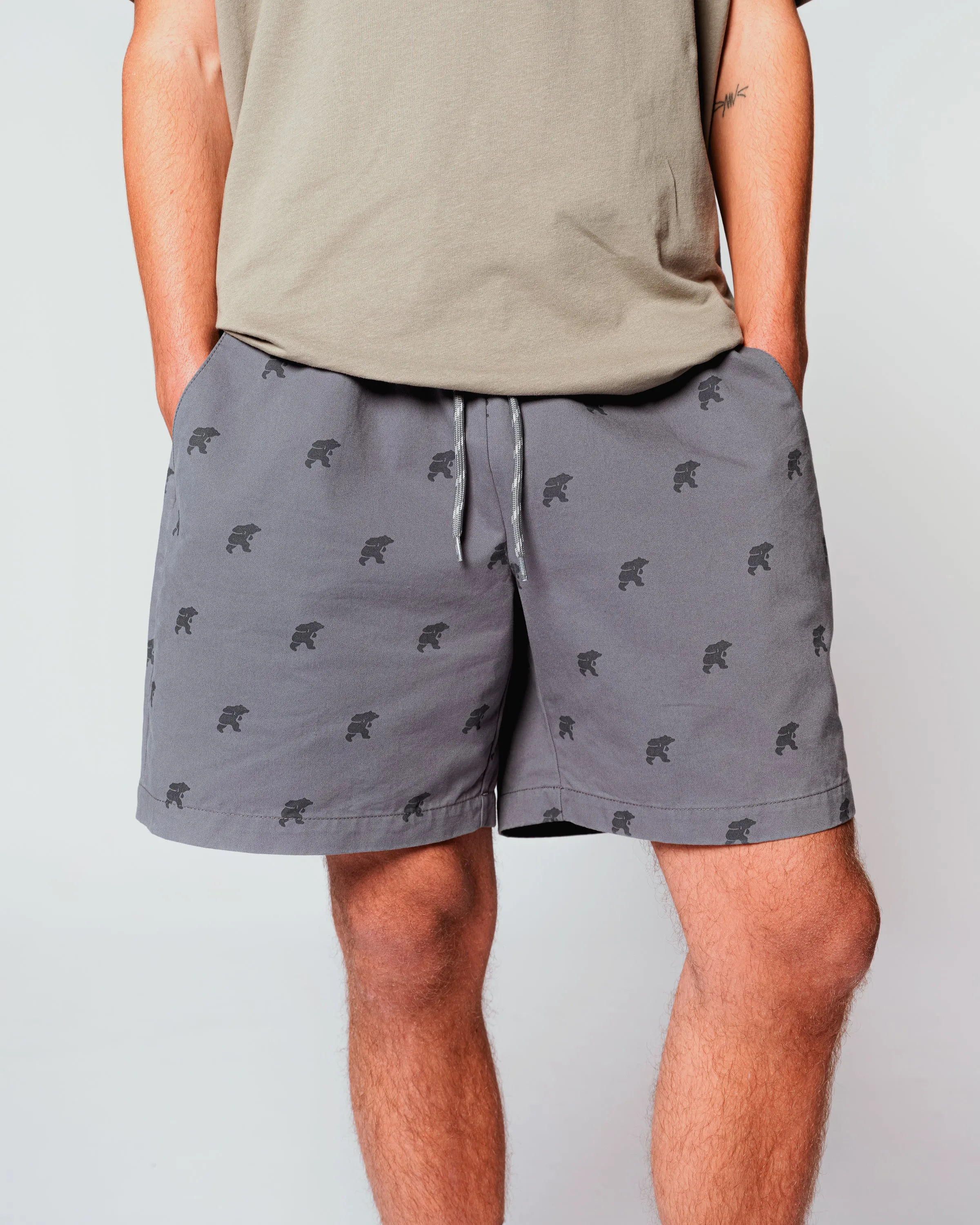 TRAMPAS SHORTS - STORMY WEATHER / TURBULENCE